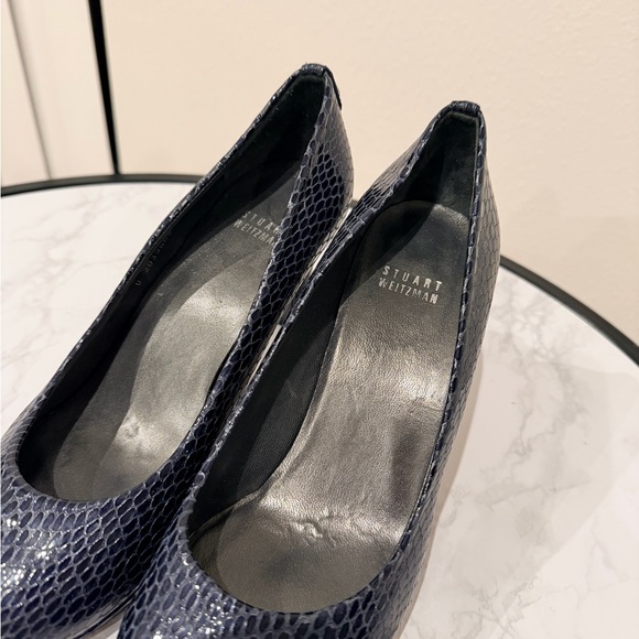 Stuart Weitzman Navy Peep Toe Heels – Size 8W - Picture 4 of 11